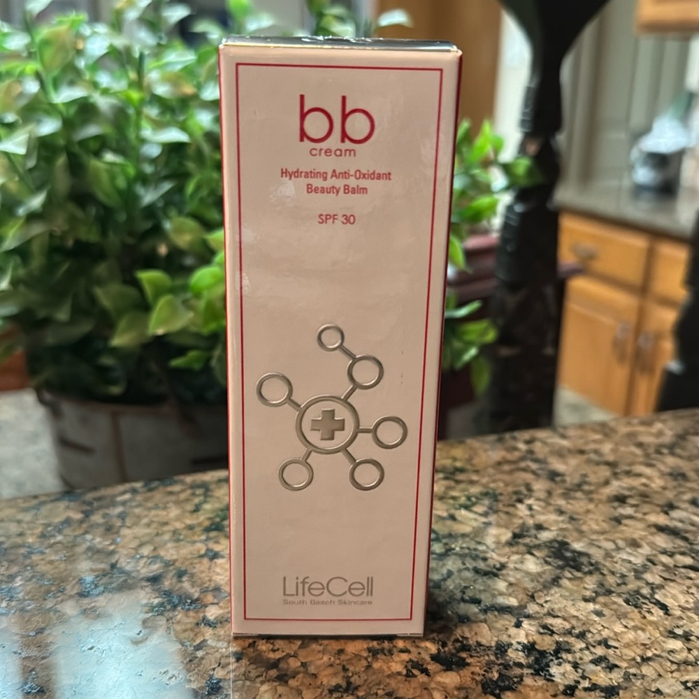 BRAND NEW! bb cream